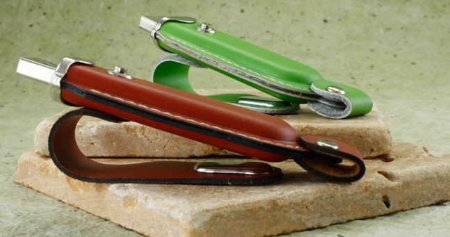 Full Capacity 16 GB OEM Leather USB Flash Disk with Logo Printed